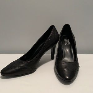 Leather Coach and Four “Kendall” black heels
